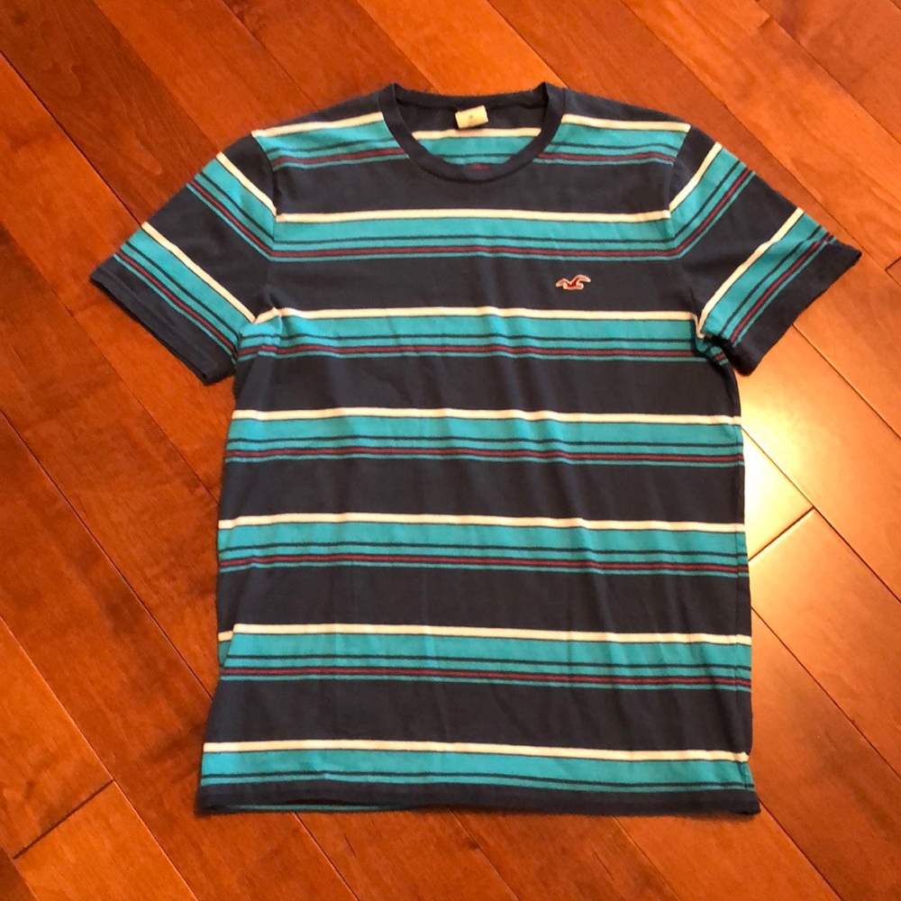 Hollister tee